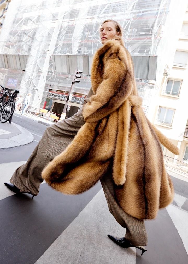 Oversized Brown Fur Coat With Plaid Trousers — Trendy Fur Outfits
