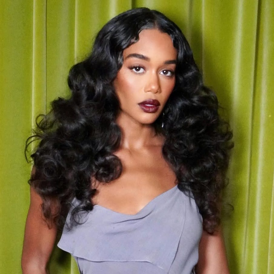 Glossy Mid-Back Waves With Middle Part Glossy Mid-Back Waves With Middle Part — Trendy Going Out Hairstyles