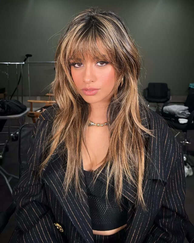 Long Wavy Shag With Curtain Bangs Long Wavy Shag With Curtain Bangs — Trendy Going Out Hairstyles
