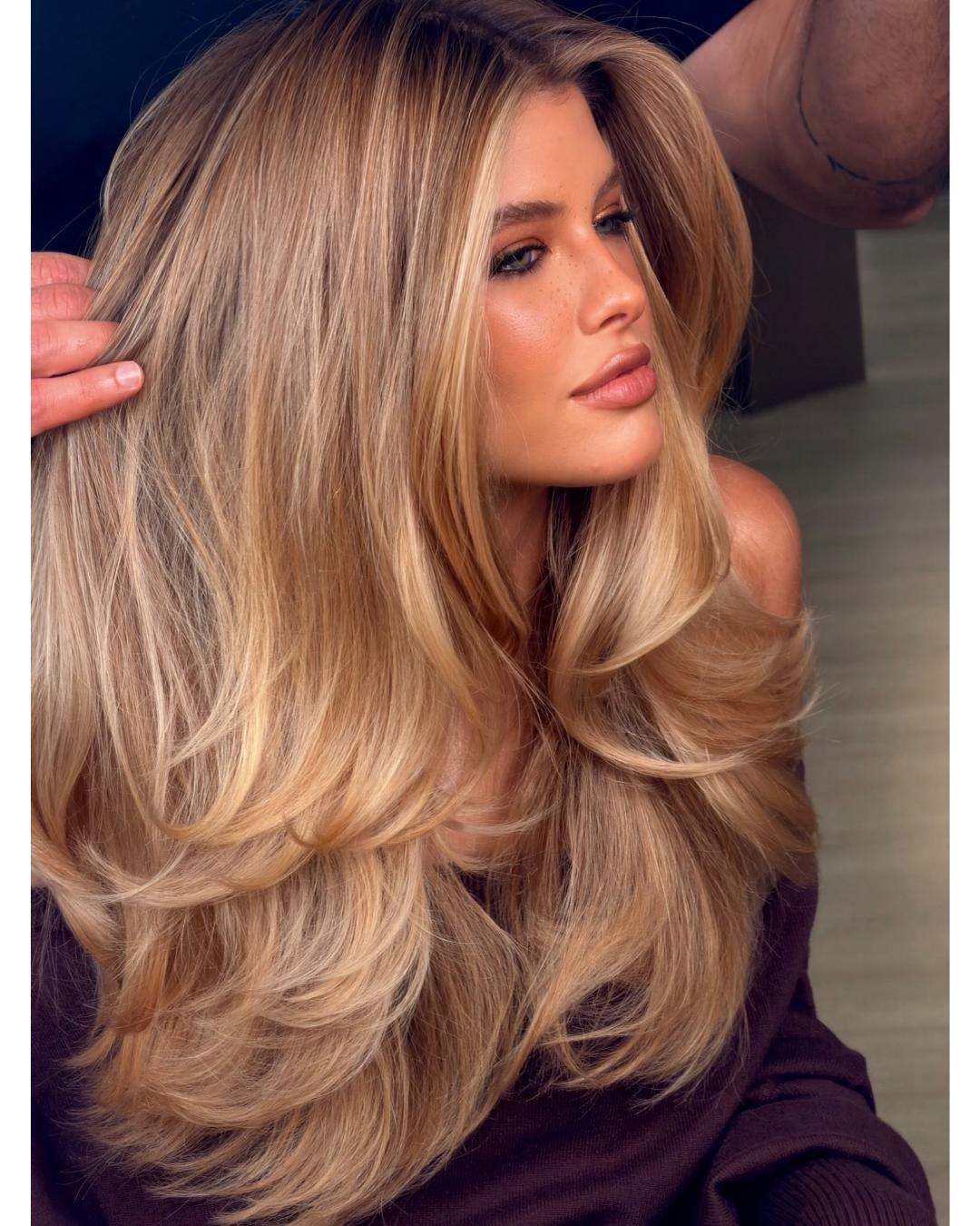2000s Honey Blonde: Balance Warmth and Avoid Brass