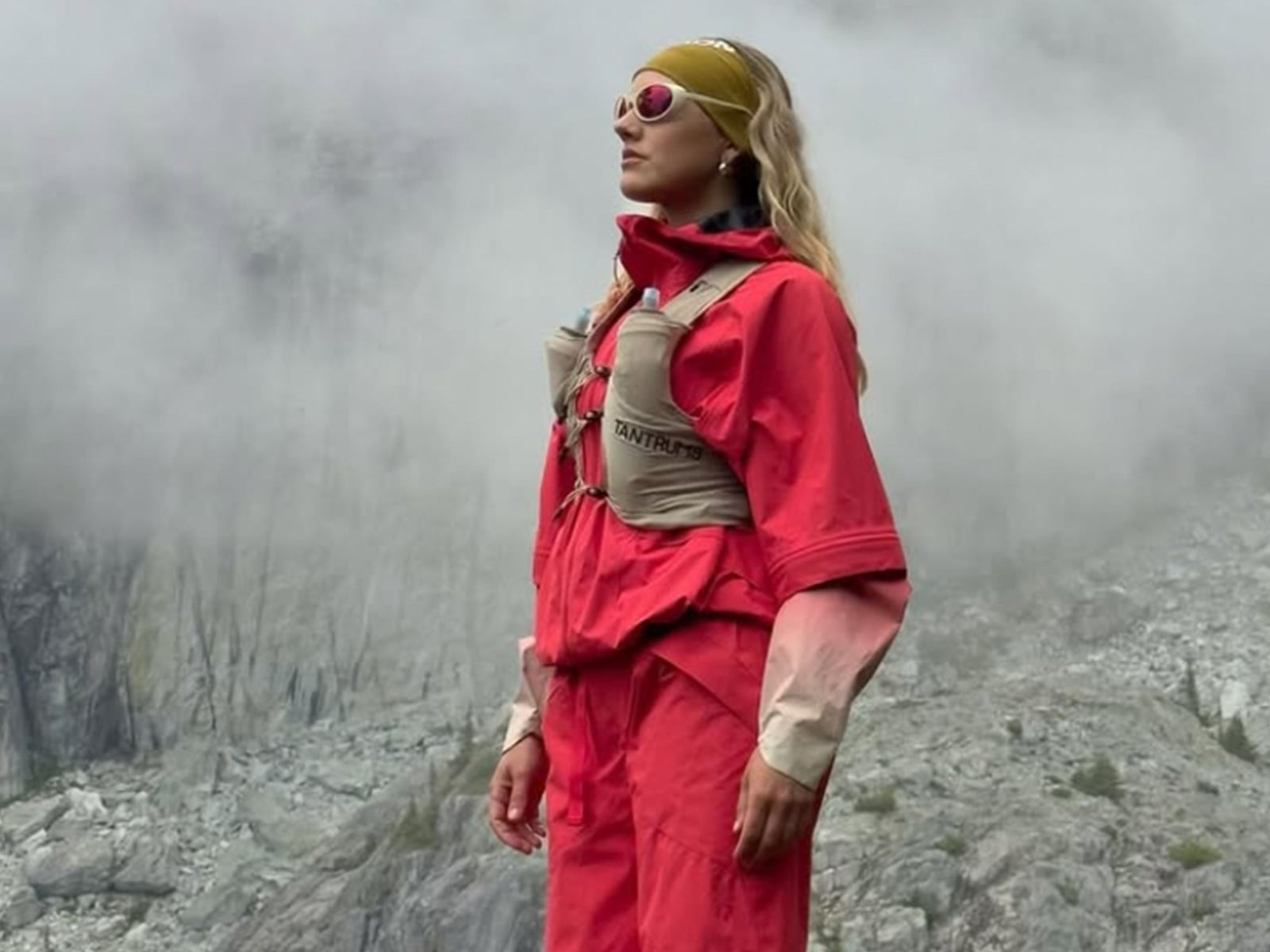 Red Technical Jumpsuit with Beige Vest Red Technical Jumpsuit with Beige Vest — Trendy Gorpcore Outfits