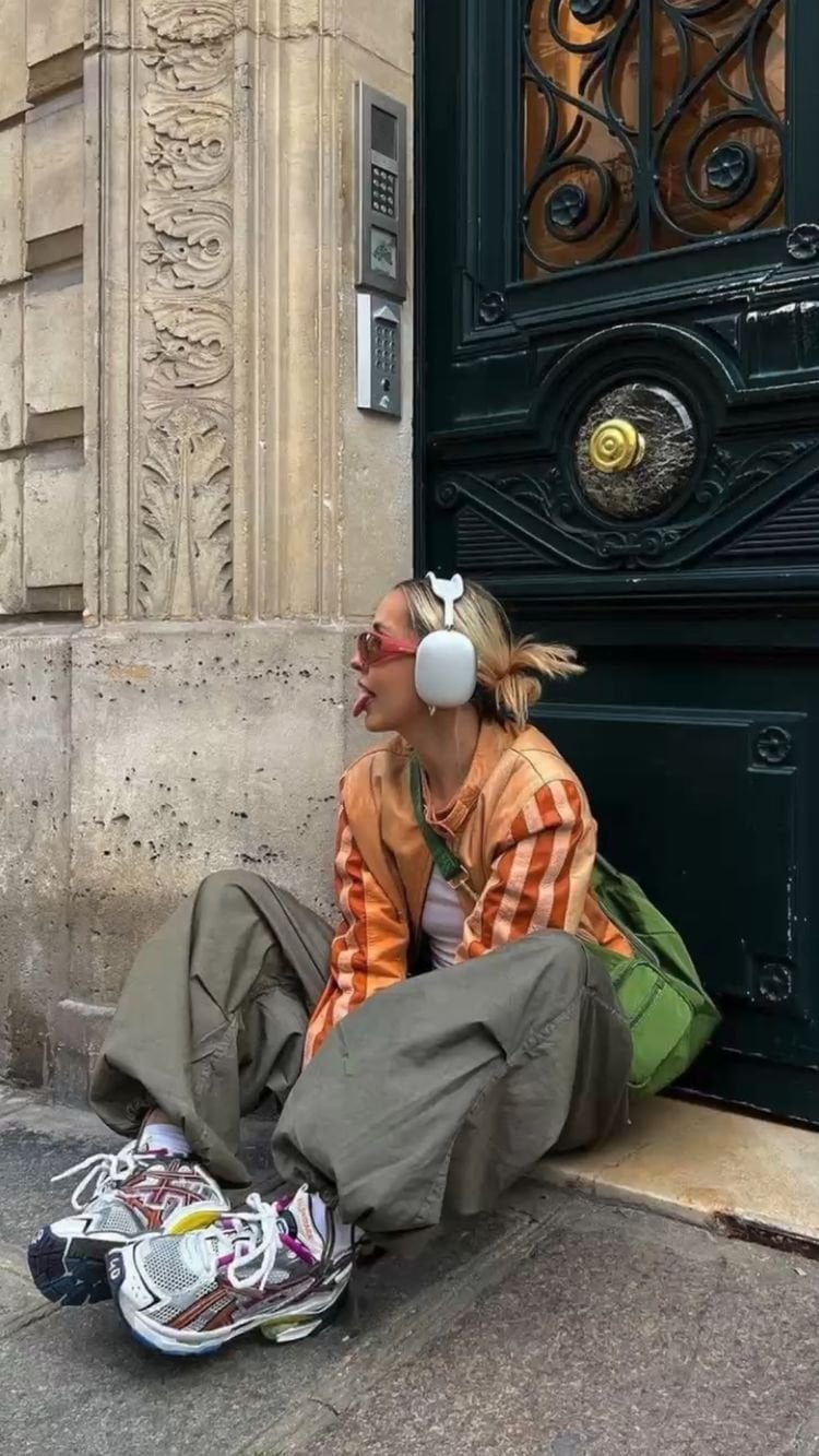 Striped Jacket with Olive Green Cargo Pants Striped Jacket with Olive Green Cargo Pants — Trendy Gorpcore Outfits