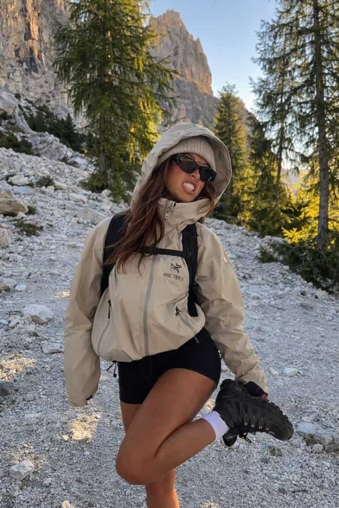 Beige Windbreaker with Black Shorts Beige Windbreaker with Black Shorts — Trendy Gorpcore Outfits