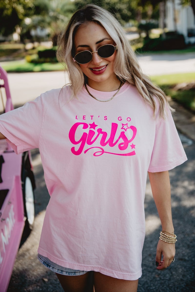 Oversized Pink Graphic Tee With Denim Shorts — Trendy Graphic Tee Outfits