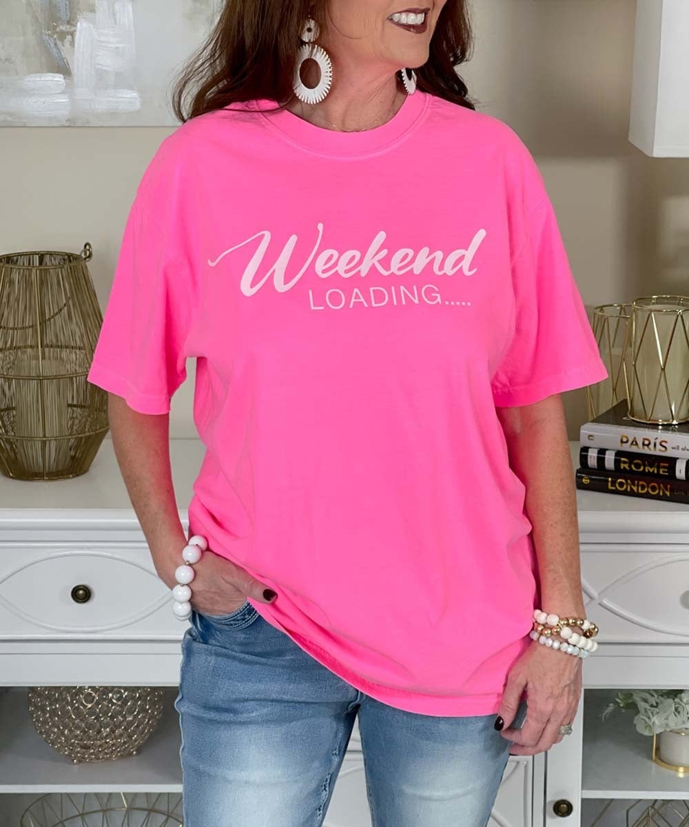 Oversized Graphic Tee With Blue Jeans — Trendy Graphic Tee Outfits