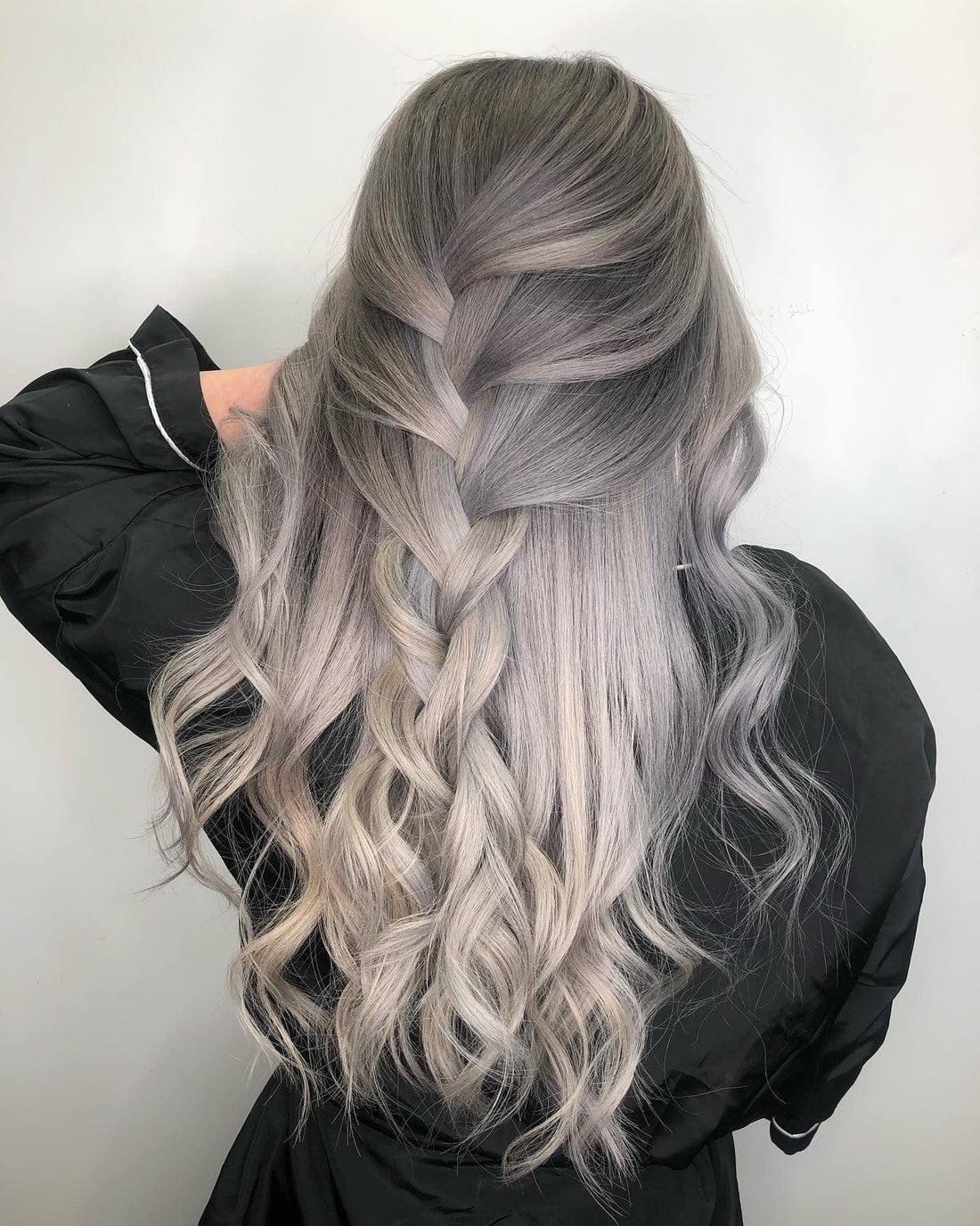 Ash Gray With Silver Blonde Blend, Mid-Back Ash Gray With Silver Blonde Blend, Mid-Back — Trendy Gray Hair Color