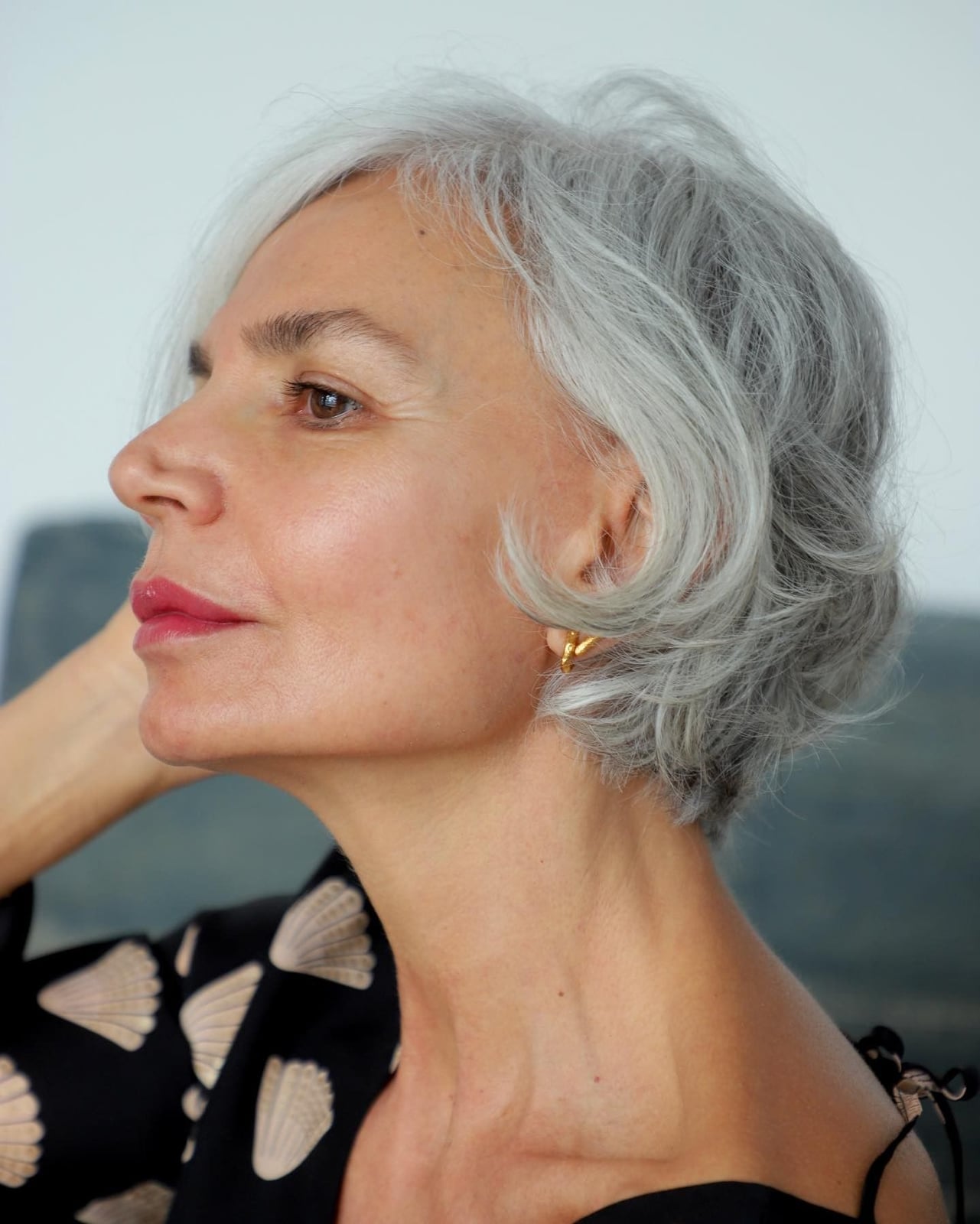 Shoulder Length Gray With Subtle Dimension Shoulder Length Gray With Subtle Dimension — Trendy Gray Hair Color