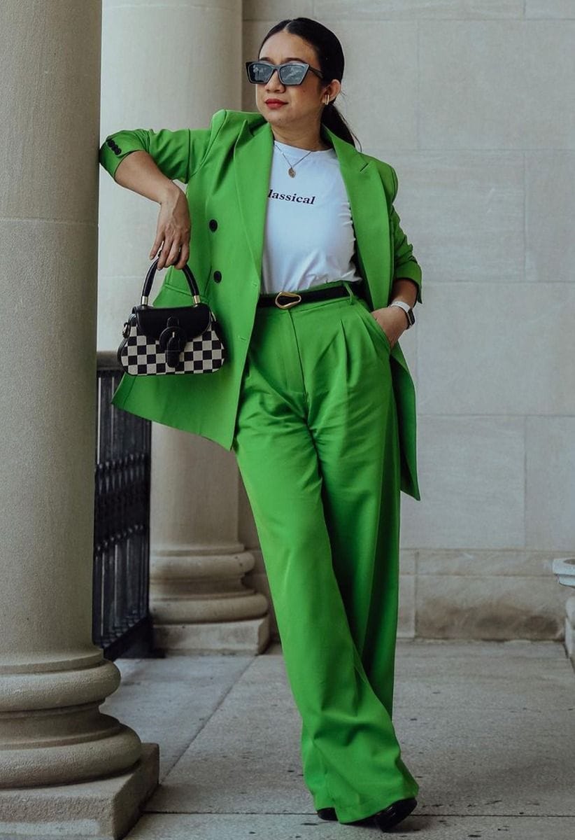 Emerald Green Wide-Leg Suit Trousers with a Graphic Tee Emerald Green Wide-Leg Suit Trousers with a Graphic Tee — Trendy Green Pants Outfits