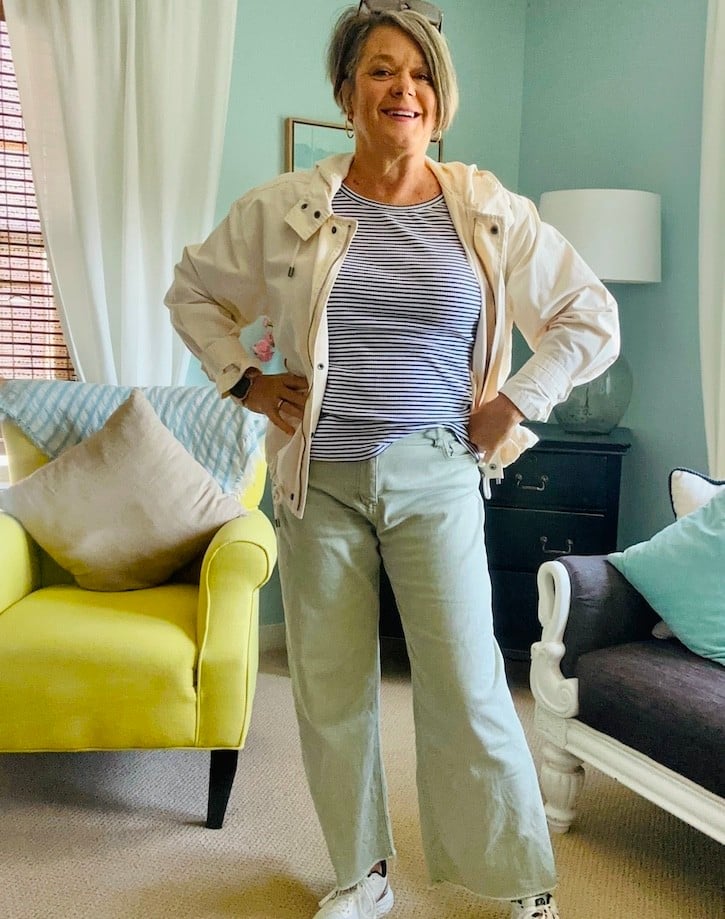 Light Green Wide-Leg Pants with Striped T-Shirt Light Green Wide-Leg Pants with Striped T-Shirt — Trendy Green Pants Outfits