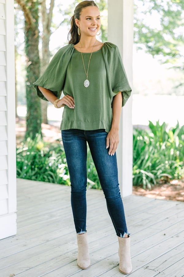 Olive Green Puff Sleeve Top with Skinny Jeans Olive Green Puff Sleeve Top with Skinny Jeans — Trendy Green Top Outfits