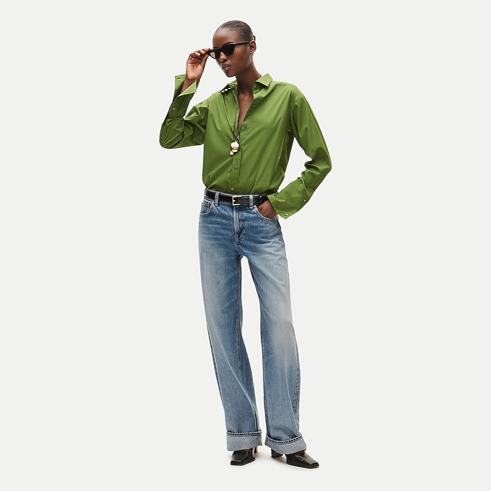 Oversized Green Button-Up Shirt with Cuffed Jeans Oversized Green Button-Up Shirt with Cuffed Jeans — Trendy Green Top Outfits