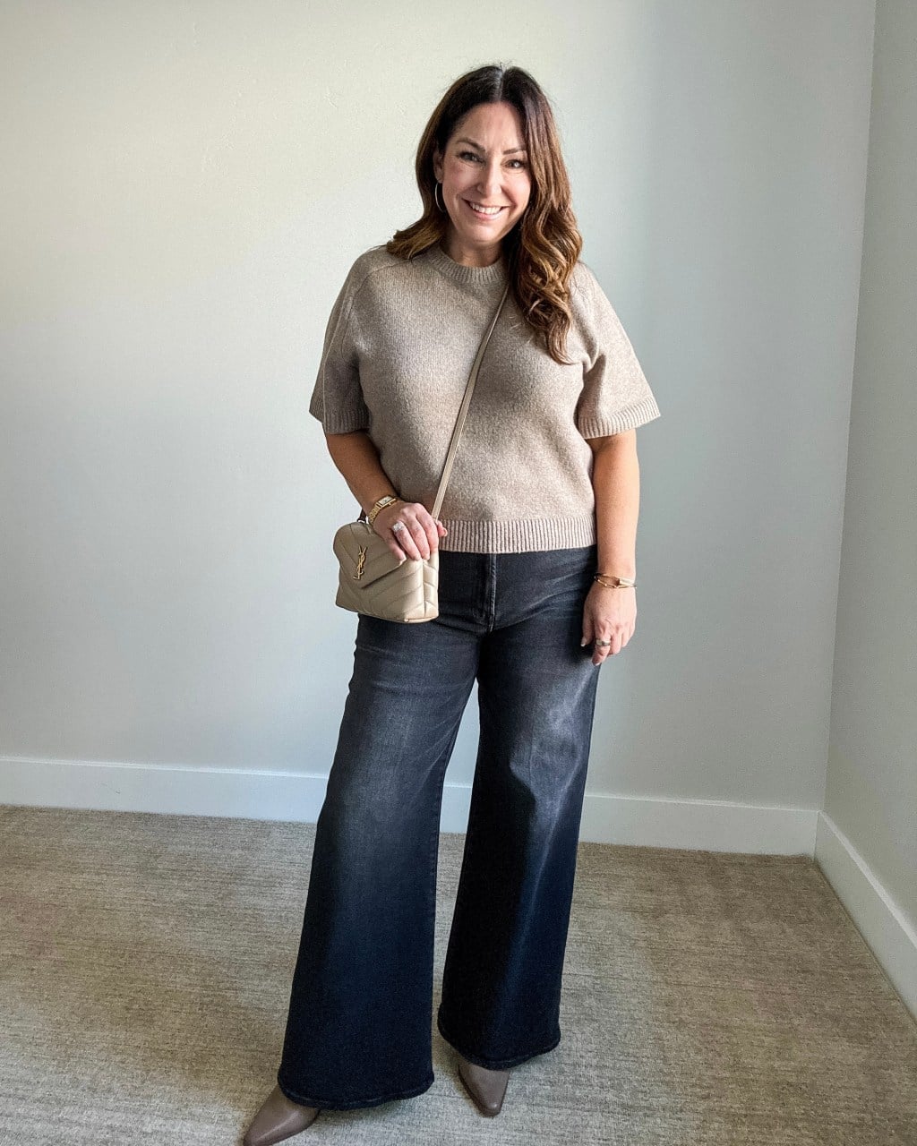 Dark Gray Wide-Leg Jeans with Beige Knit Top — Trendy Grey Jeans Outfits