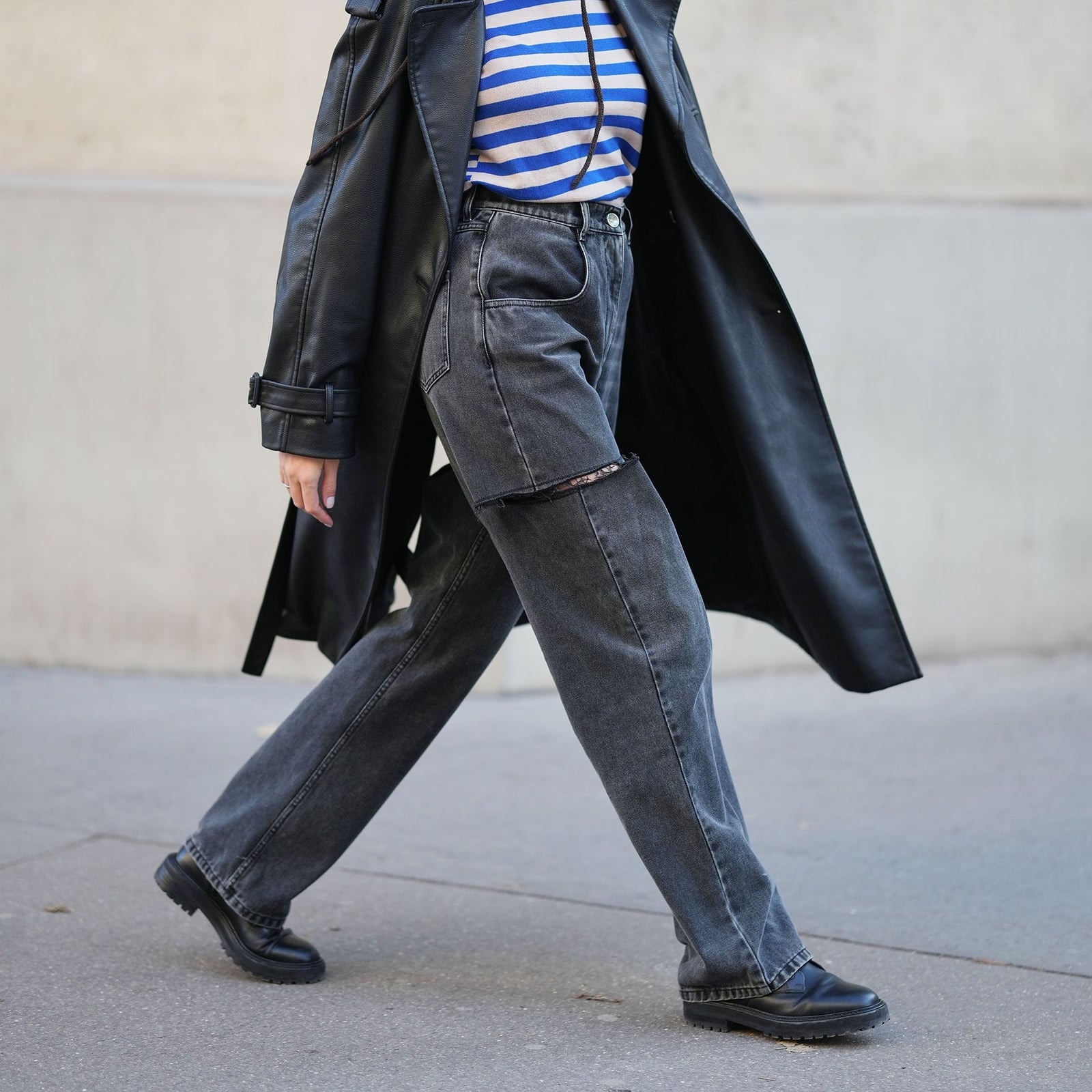 Gray Wide-Leg Jeans with Zipper Detail and Trench, Office-Safe Version — Trendy Grey Jeans Outfits