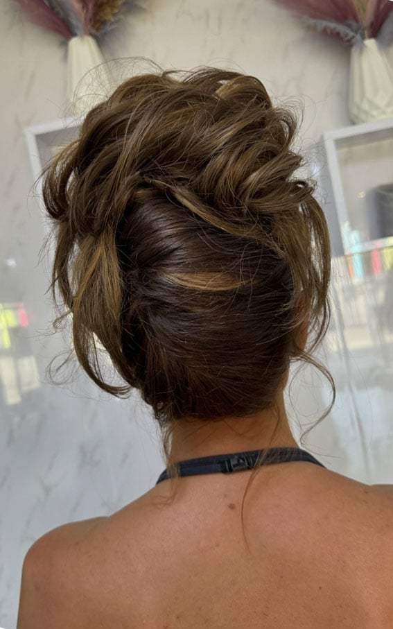 Messy Piled Updo Brown Highlights Messy Piled Updo Brown Highlights — Trendy High Bun Hairstyles