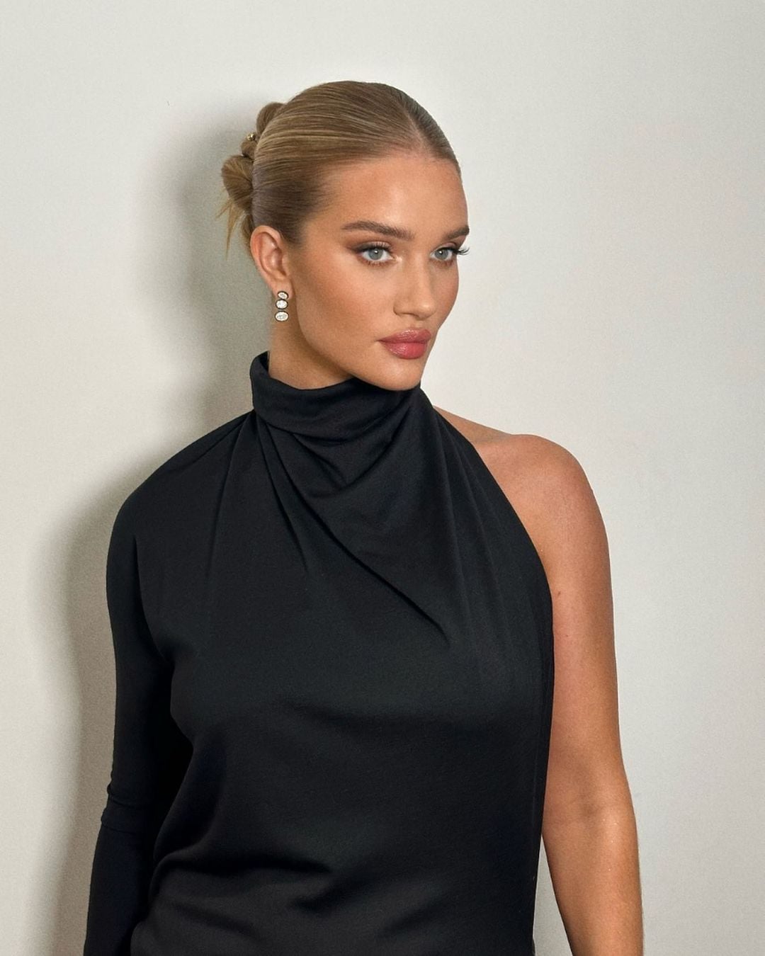 Sleek High Bun Blonde Subtle Highlights Fine Texture Sleek High Bun Blonde Subtle Highlights Fine Texture — Trendy High Bun Hairstyles