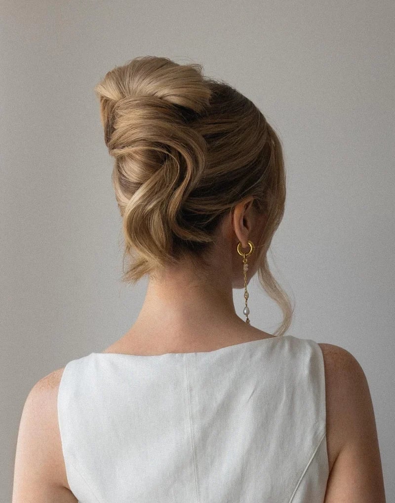High Twisted Updo Collarbone Length Light Blonde High Twisted Updo Collarbone Length Light Blonde — Trendy High Bun Hairstyles