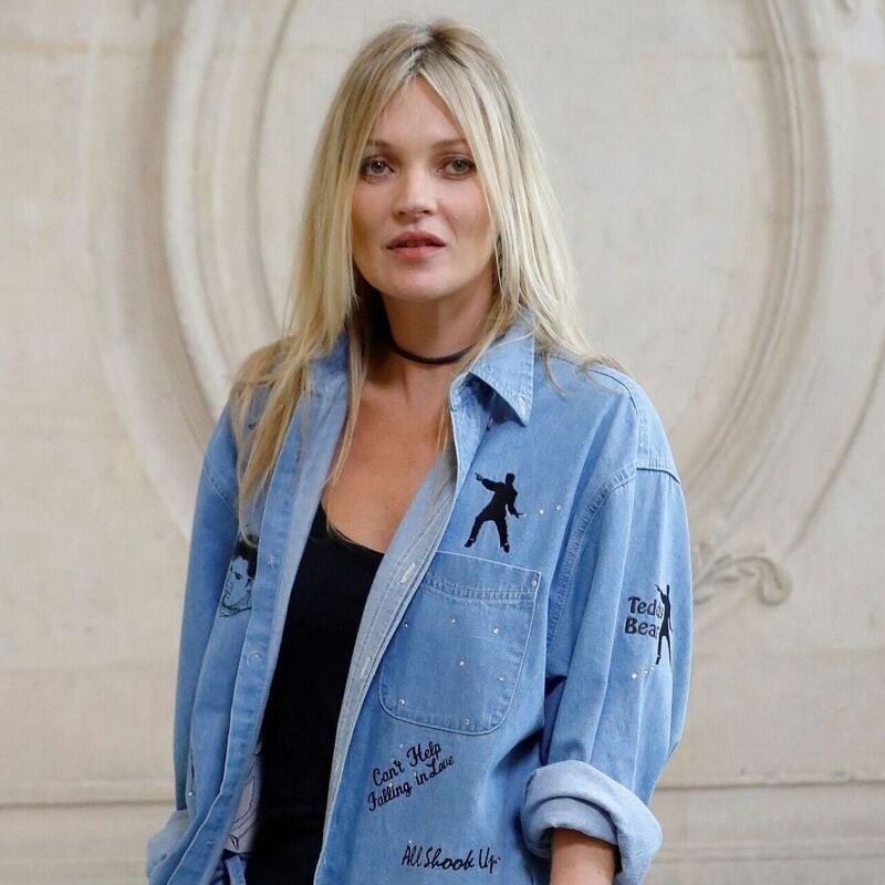 Oversized Graphic Denim Shirt with Black Tank Top Oversized Graphic Denim Shirt with Black Tank Top — Trendy Indie Outfits