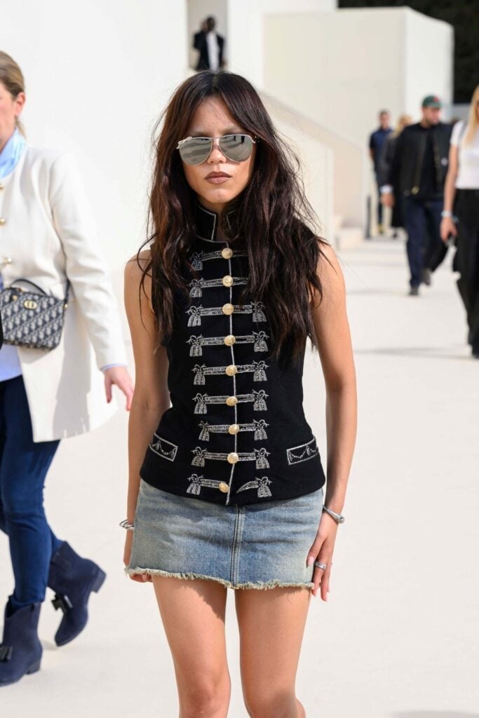 Military Vest and Denim Mini Skirt Edgy Casual Look Military Vest and Denim Mini Skirt Edgy Casual Look — Trendy Indie Outfits