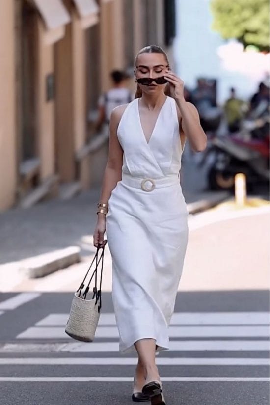 White Linen Halter Neck Wrap Dress With Circular Buckle Belt White Linen Halter Neck Wrap Dress With Circular Buckle Belt — Trendy Italian Outfits