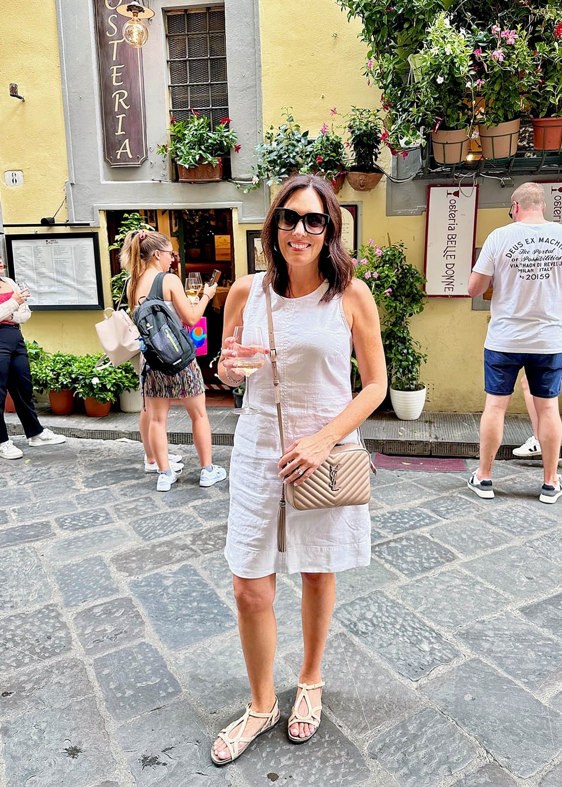 White Sleeveless Linen Dress White Sleeveless Linen Dress — Trendy Italy Outfits