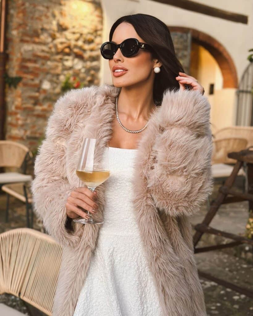 Textured White Dress With Faux Fur Coat Textured White Dress With Faux Fur Coat — Trendy Italy Outfits