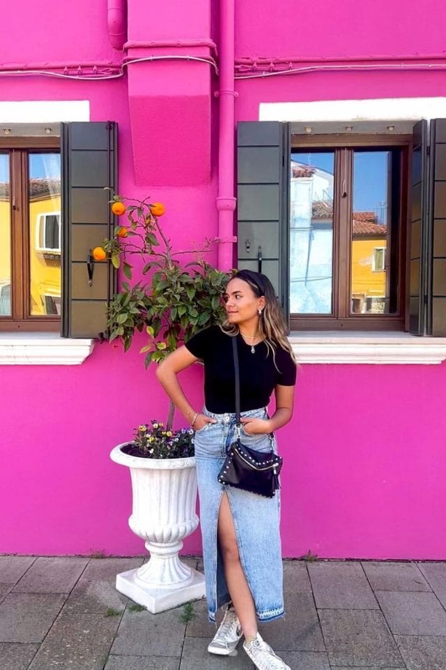 Black T-shirt With Denim Maxi Skirt Black T-shirt With Denim Maxi Skirt — Trendy Italy Outfits