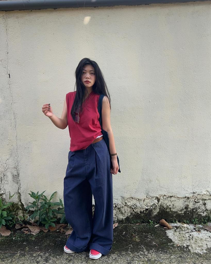 Sleeveless Top With Navy Wide-Leg Trousers — Trendy Japan Outfits