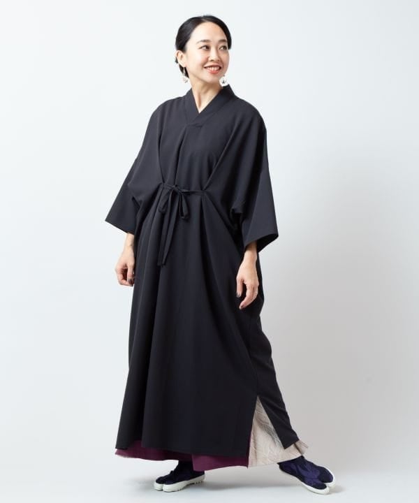 Black Wrap Dress With Zori Sandals — Trendy Japan Outfits