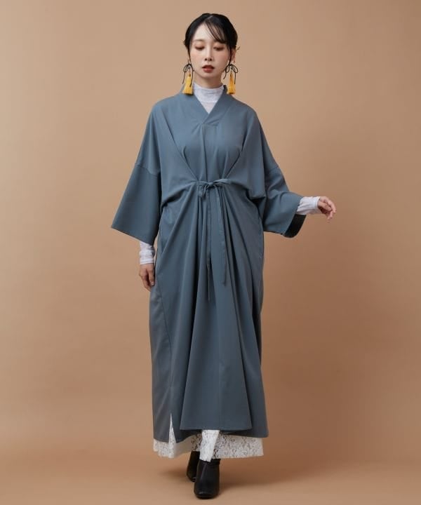Oversized Gray Kimono Dress With Tabi Boots — Trendy Japan Outfits