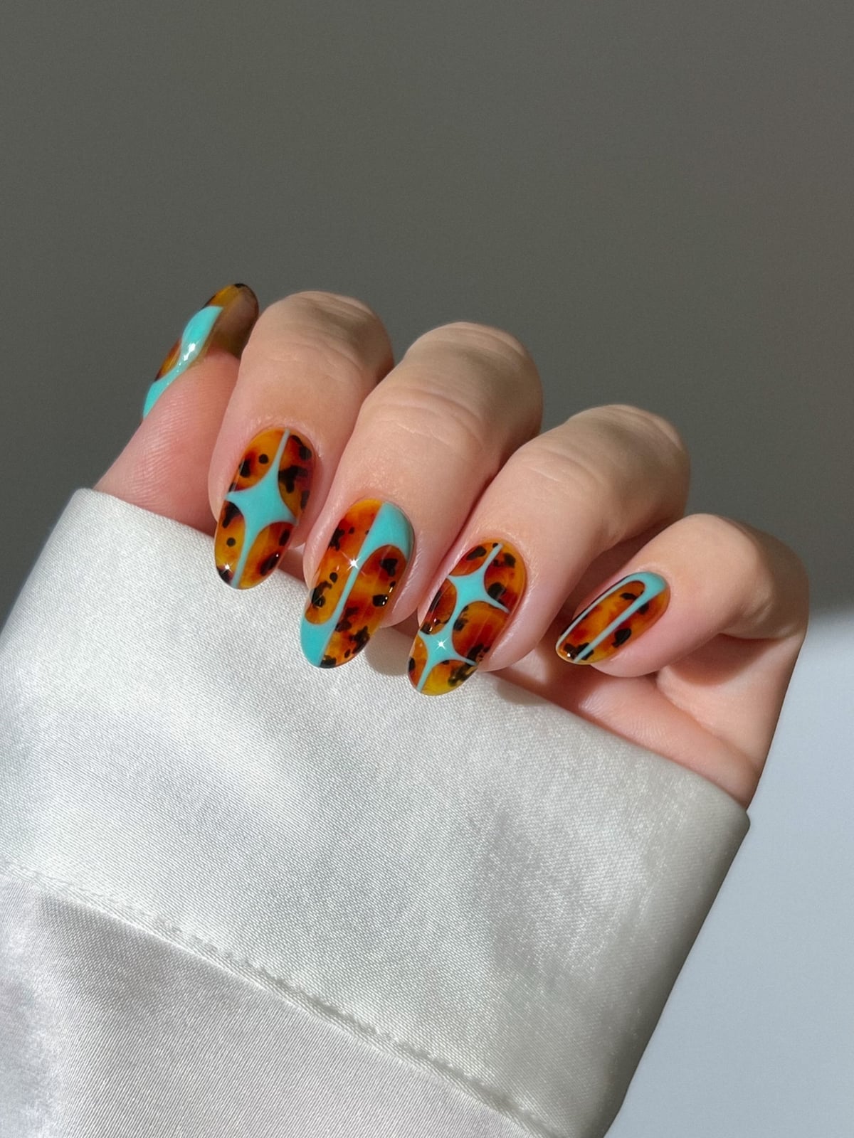 Medium Oval Tortoiseshell Jelly Nails Medium Oval Tortoiseshell Jelly Nails — Trendy Jelly Nails