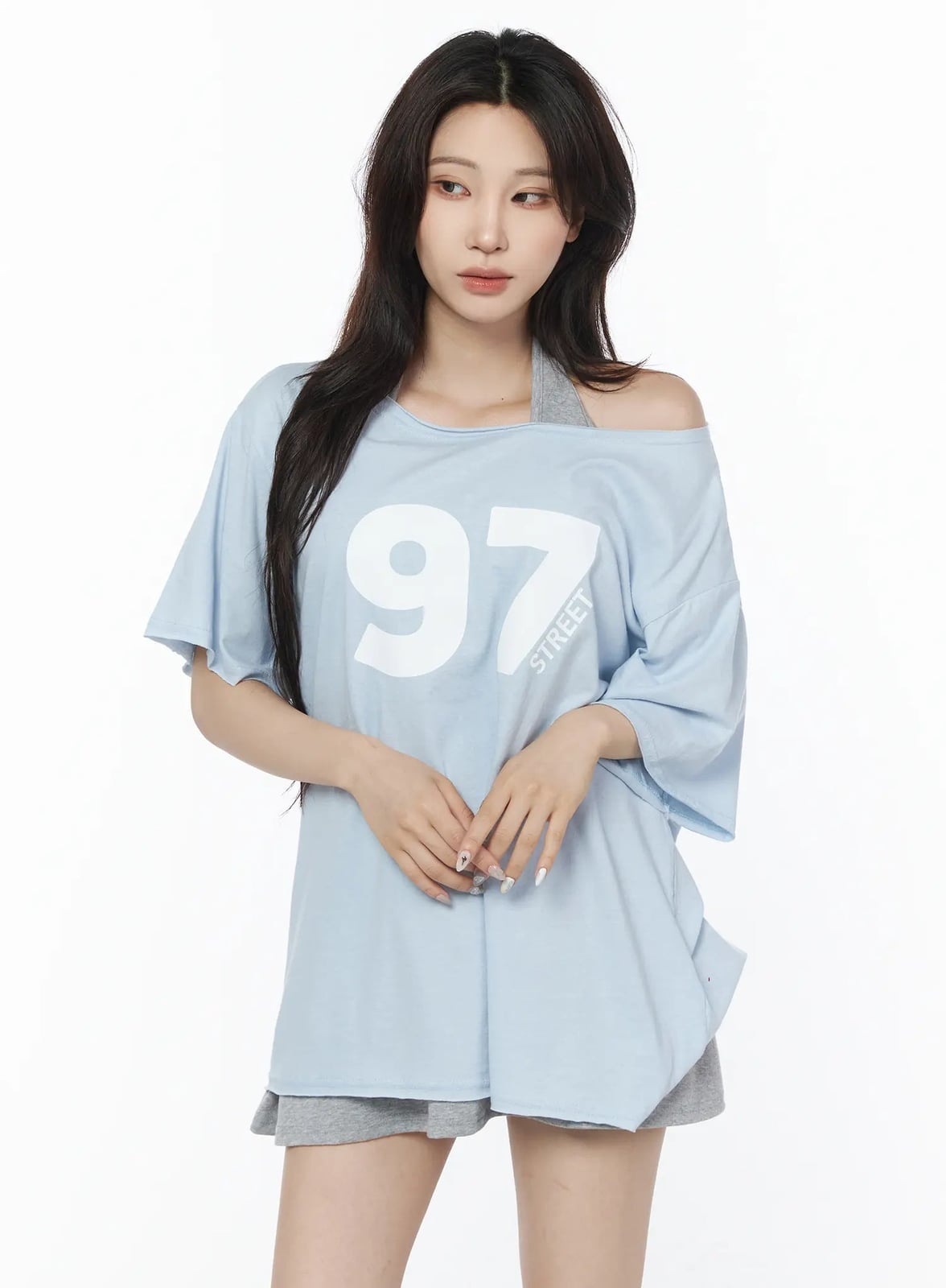 Oversized Graphic T-shirt with Gray Bralette and Shorts Oversized Graphic T-shirt with Gray Bralette and Shorts — Trendy K-pop Outfits