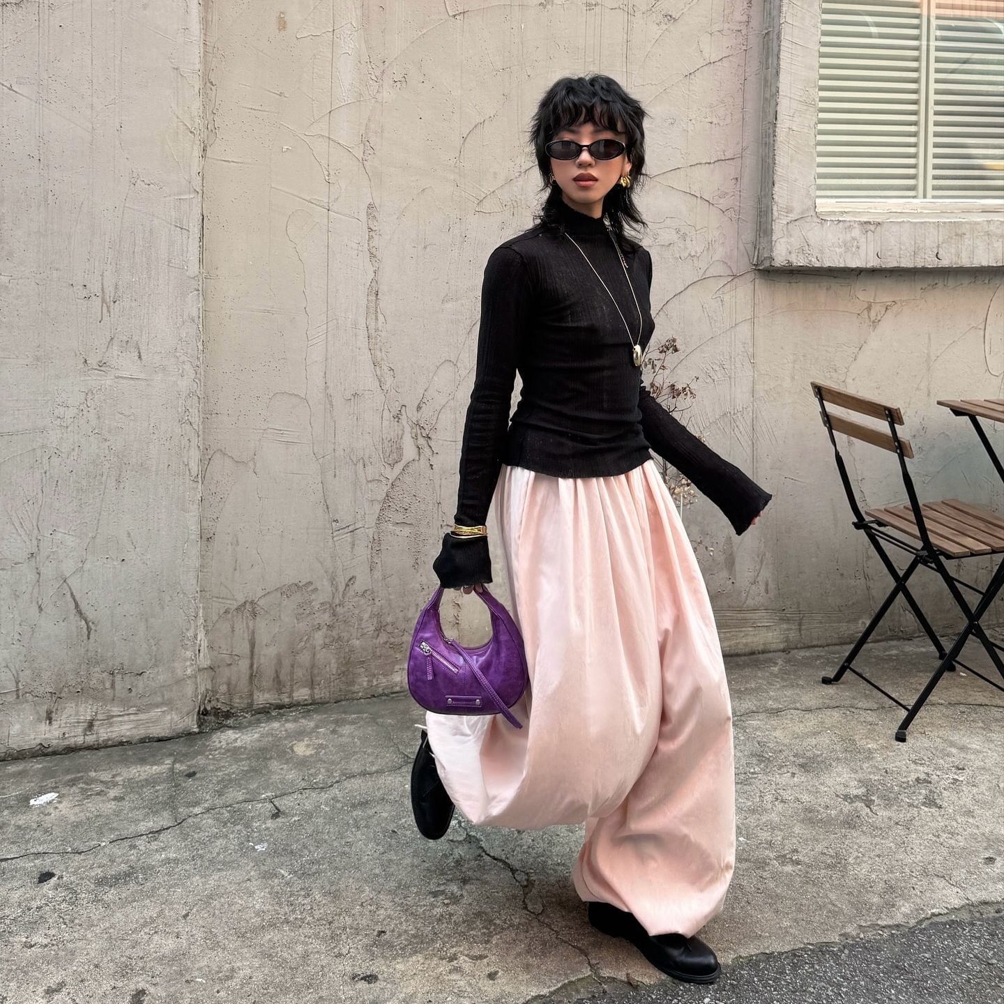 Satin Balloon Pants with Ribbed Turtleneck and Black Wrist Cuffs Satin Balloon Pants with Ribbed Turtleneck and Black Wrist Cuffs — Trendy K-pop Outfits