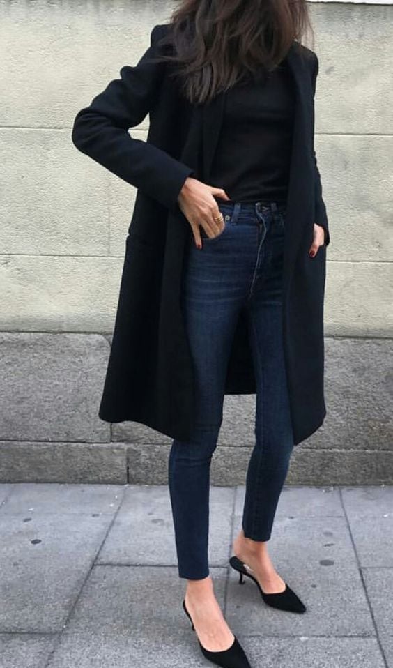 All Black Outfit with Pointed-Toe Kitten Heel Mules All Black Outfit with Pointed-Toe Kitten Heel Mules — Trendy Kitten Heels Outfits