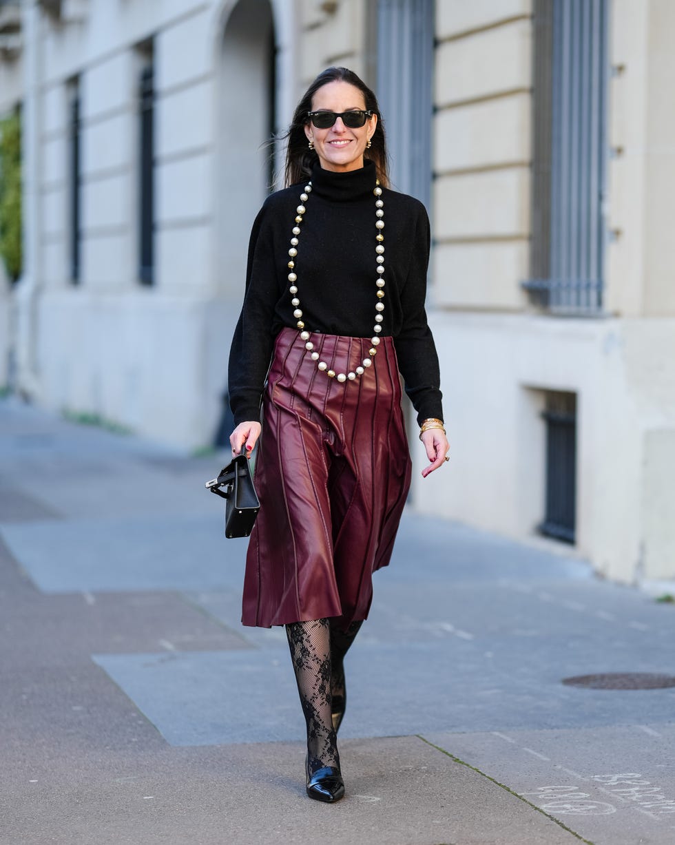 Faux Leather Midi Skirt with Black Kitten Heels for Work Faux Leather Midi Skirt with Black Kitten Heels for Work — Trendy Kitten Heels Outfits