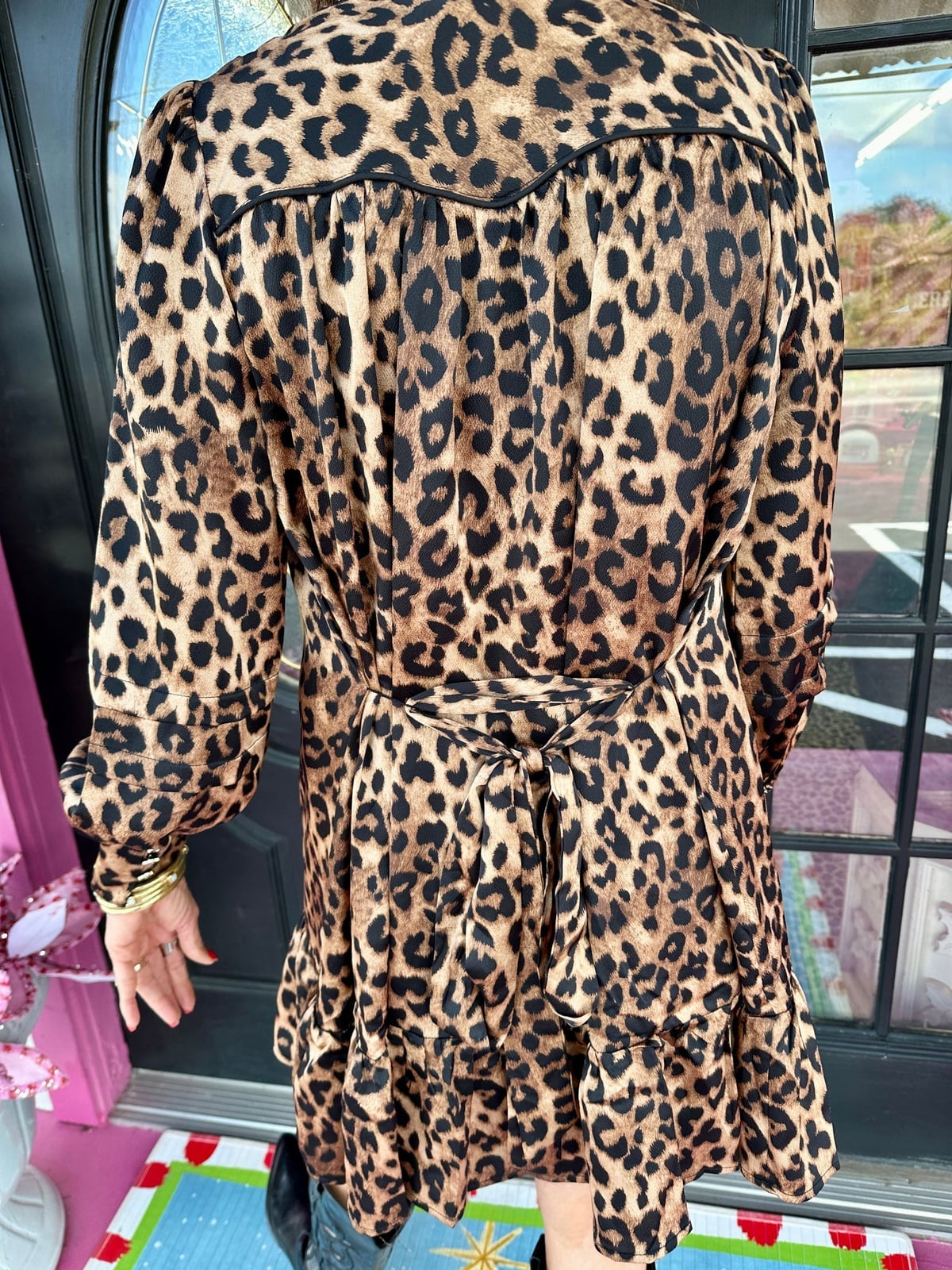 Long Sleeve Tie Waist Leopard Dress with Ruffled Hem Long Sleeve Tie Waist Leopard Dress with Ruffled Hem — Trendy Leopard Dress