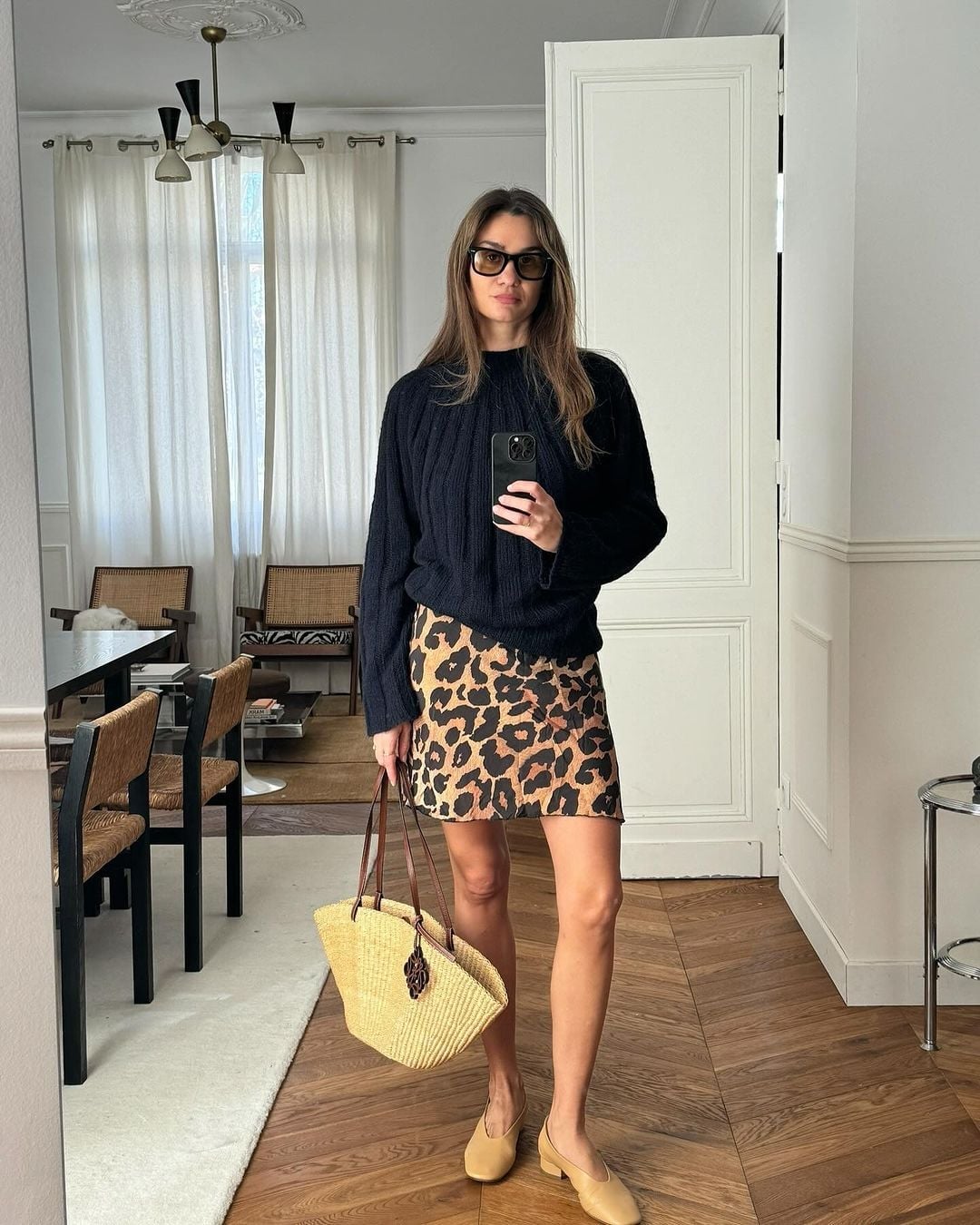 Leopard Mini Skirt with a Chunky Sweater and Ballet Flats Leopard Mini Skirt with a Chunky Sweater and Ballet Flats — Trendy Leopard Skirt Outfit