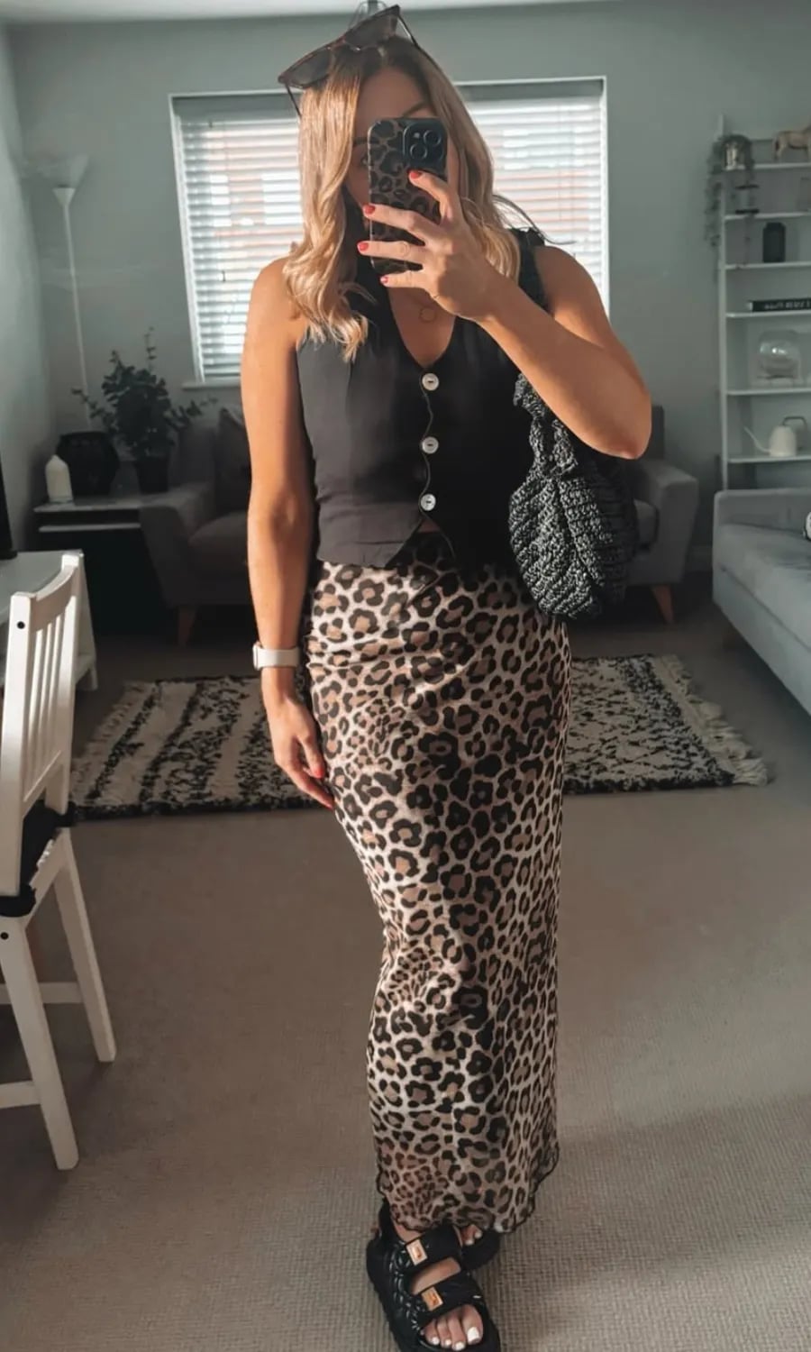 Knit Leopard Maxi Skirt with a Vest Top and Chunky Sandals Knit Leopard Maxi Skirt with a Vest Top and Chunky Sandals — Trendy Leopard Skirt Outfit