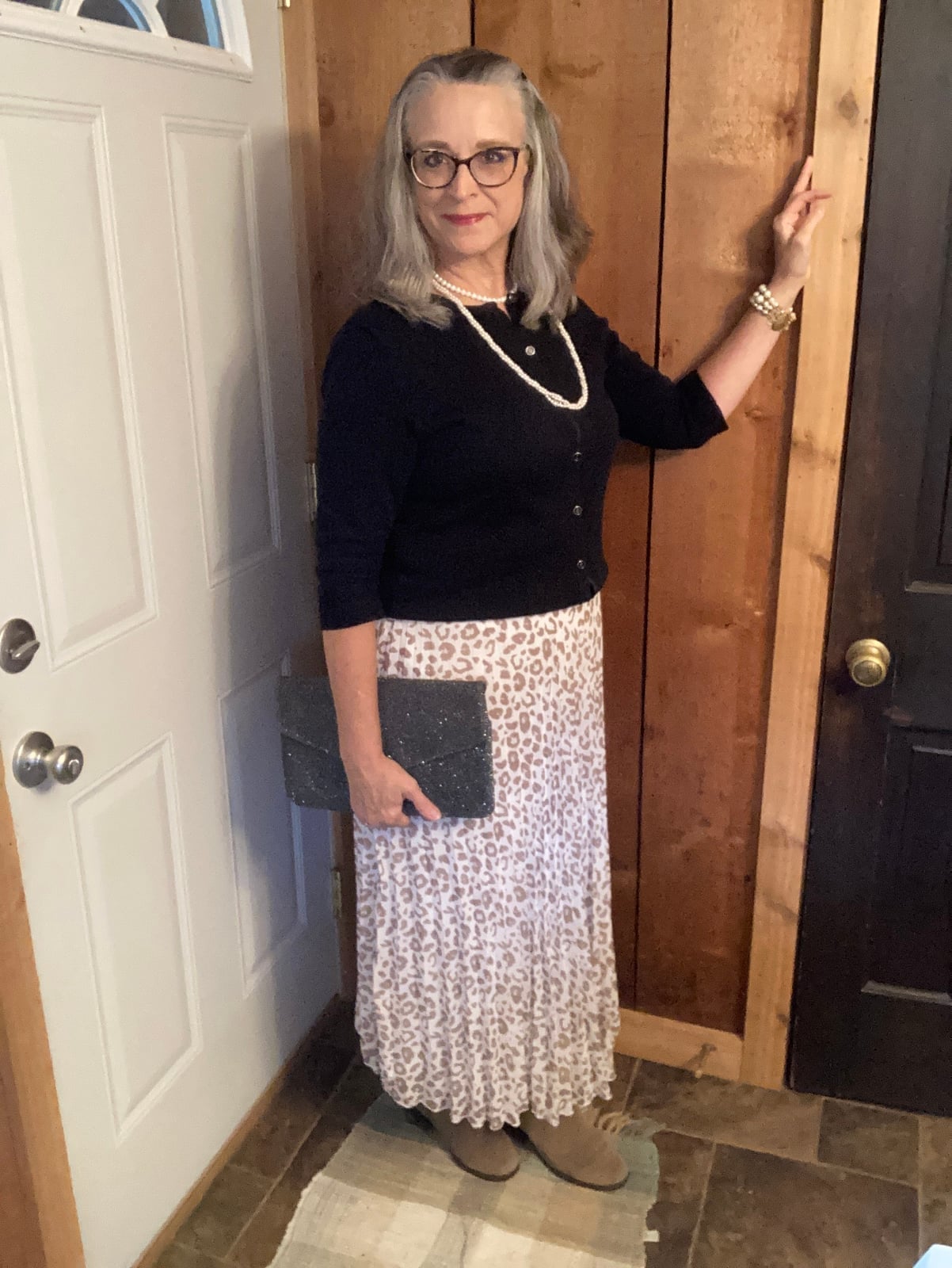 Pleated Leopard Maxi Skirt with Navy Cardigan and Ankle Boots Pleated Leopard Maxi Skirt with Navy Cardigan and Ankle Boots — Trendy Leopard Skirt Outfit