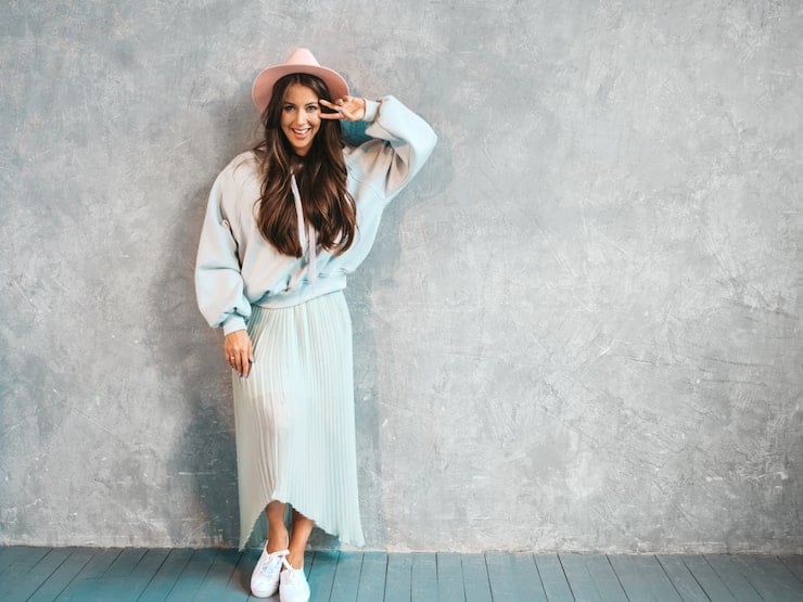 Oversized Light Blue Hoodie with Pleated Midi Skirt Oversized Light Blue Hoodie with Pleated Midi Skirt — Trendy Light Blue Outfits