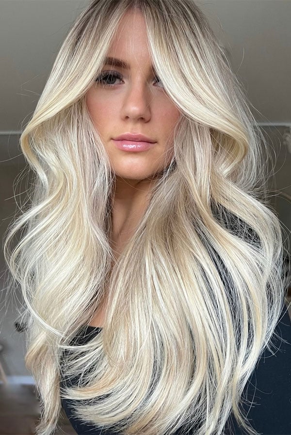 30 Trendy Blonde Hair Colours for a Radiant Makeover : Champagne Blonde Butterfly Layers