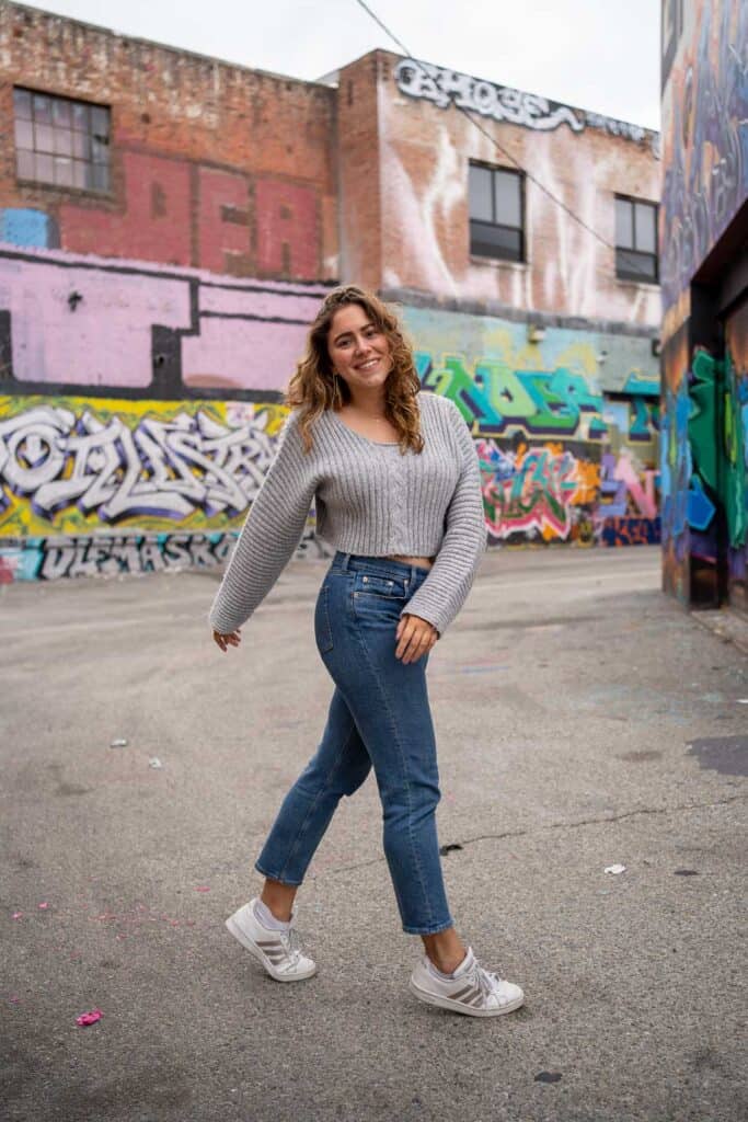 Gray Cropped Cable Knit Sweater With Slim Leg Jeans Gray Cropped Cable Knit Sweater With Slim Leg Jeans — Trendy Los Angeles Outfits