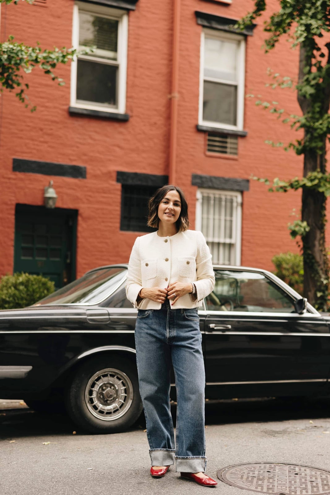 Cream Cropped Tweed Jacket With Blue Denim Jeans And Red Loafers Cream Cropped Tweed Jacket With Blue Denim Jeans And Red Loafers — Trendy Luxury Outfits
