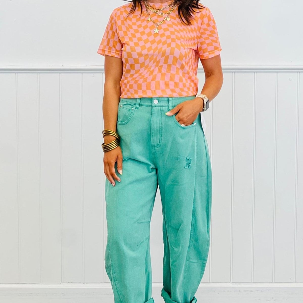 Wavy Checkered Mesh Top with Baggy Jeans and Star Necklaces Wavy Checkered Mesh Top with Baggy Jeans and Star Necklaces — Trendy Mesh Top Outfits