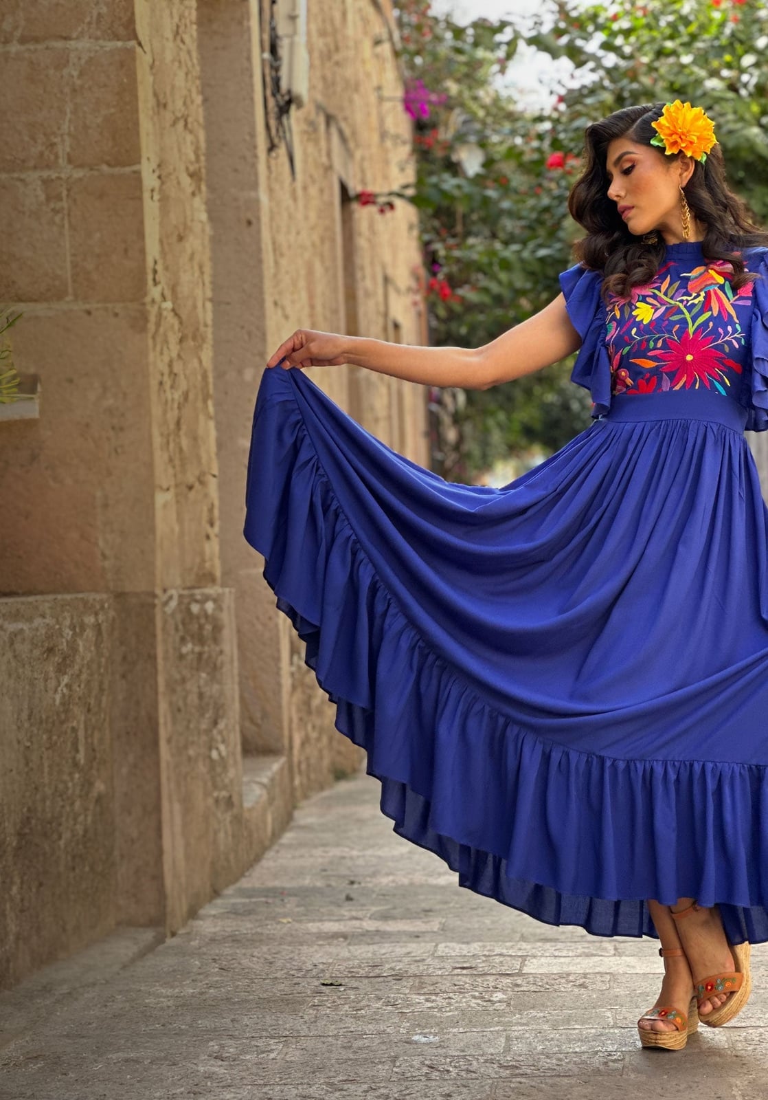 Royal Blue Off-the-Shoulder Dress with Tiered Ruffles Royal Blue Off-the-Shoulder Dress with Tiered Ruffles — Trendy Mexico Outfits