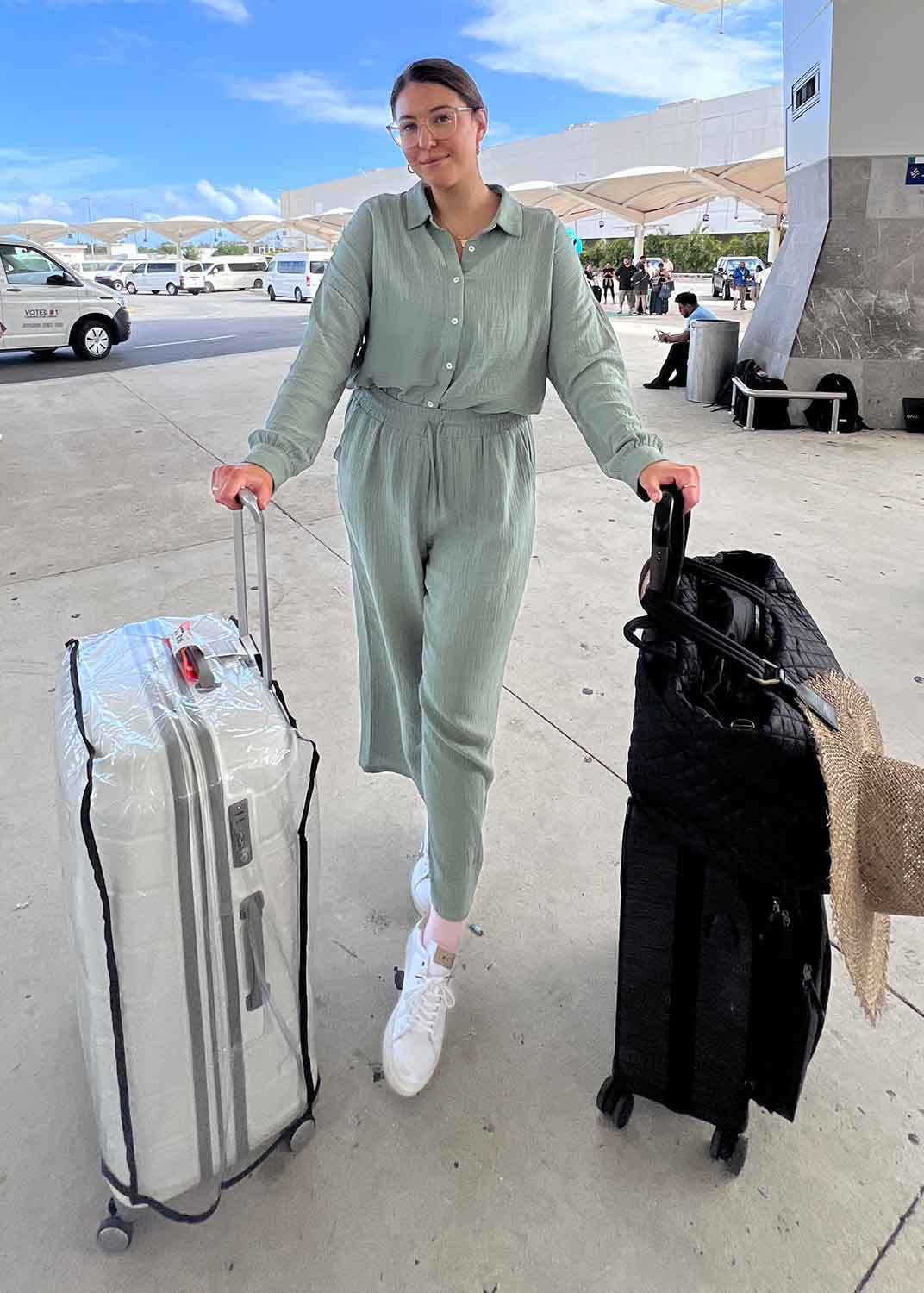 Pale Green Linen Set for Travel Pale Green Linen Set for Travel — Trendy Mexico Outfits