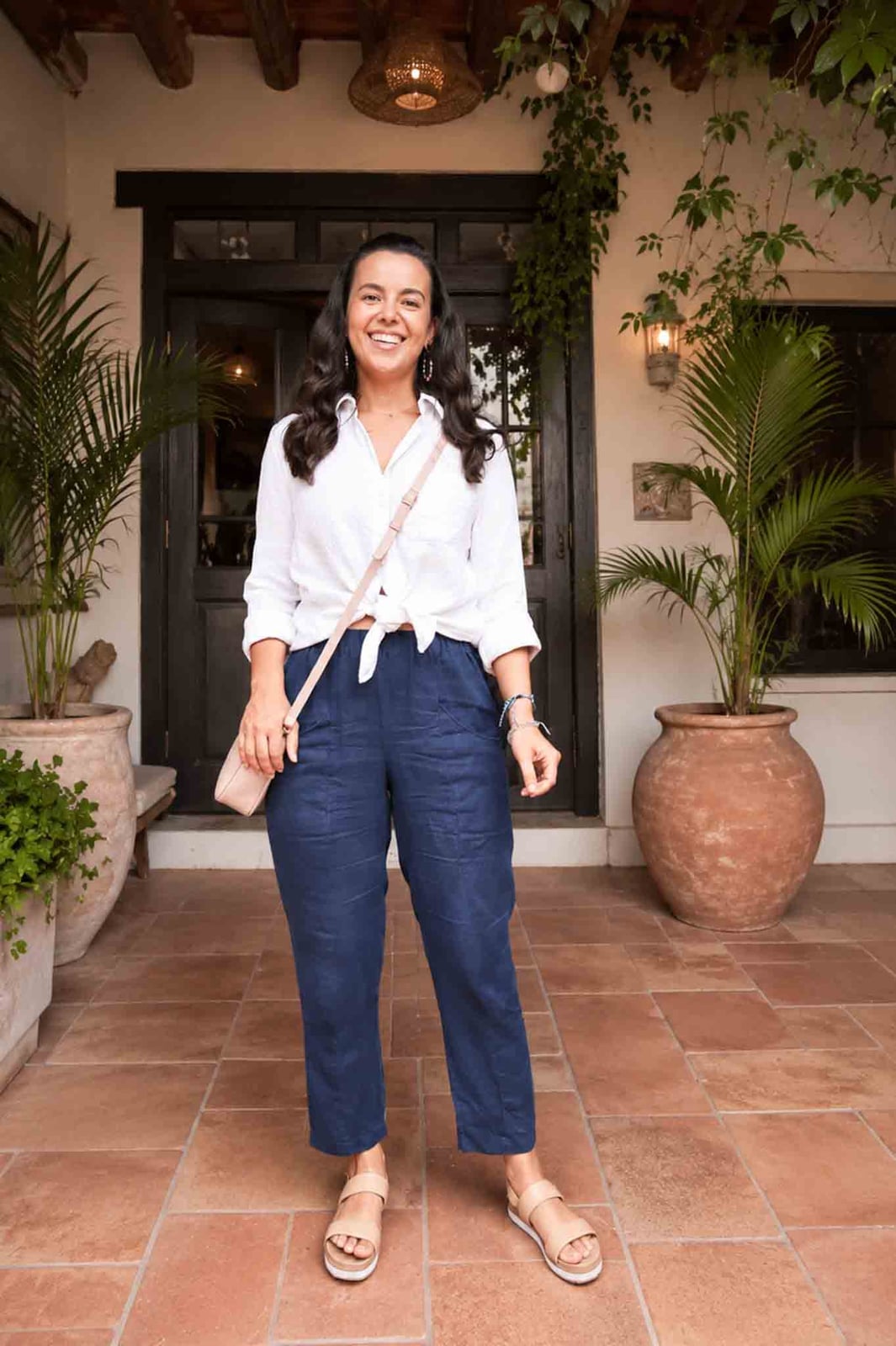 White Tied Shirt with Navy Linen Trousers, Close-Up Take White Tied Shirt with Navy Linen Trousers, Close-Up Take — Trendy Mexico Outfits