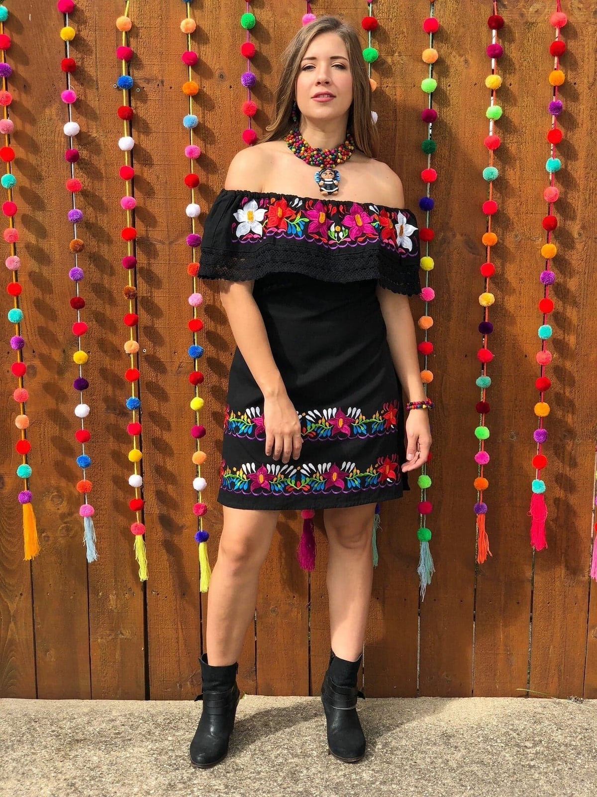 Black Off-the-Shoulder Mini Dress with Floral Embroidery Black Off-the-Shoulder Mini Dress with Floral Embroidery — Trendy Mexico Outfits