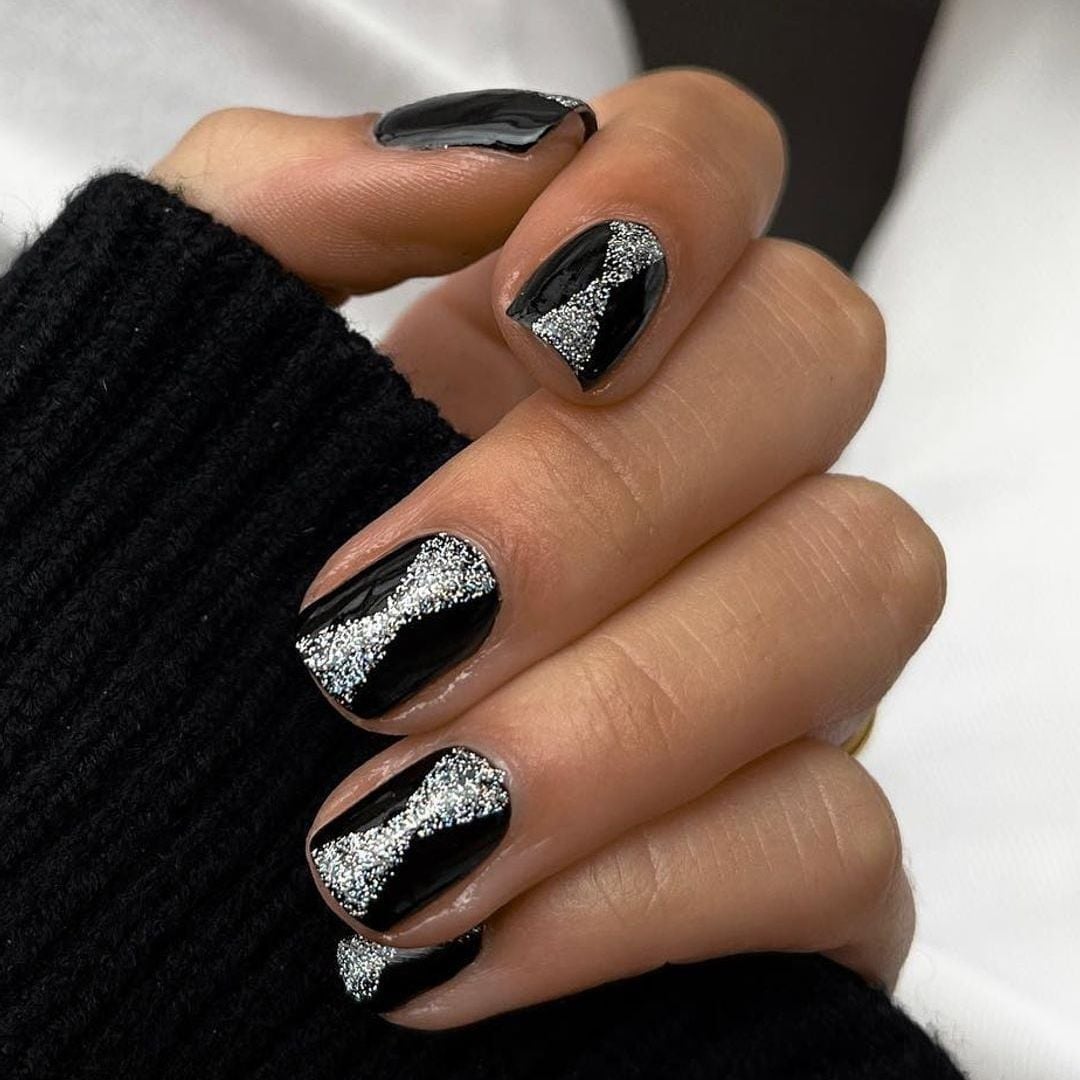 Short Square Black With Silver Glitter Band Short Square Black With Silver Glitter Band — Trendy Minimal Nails