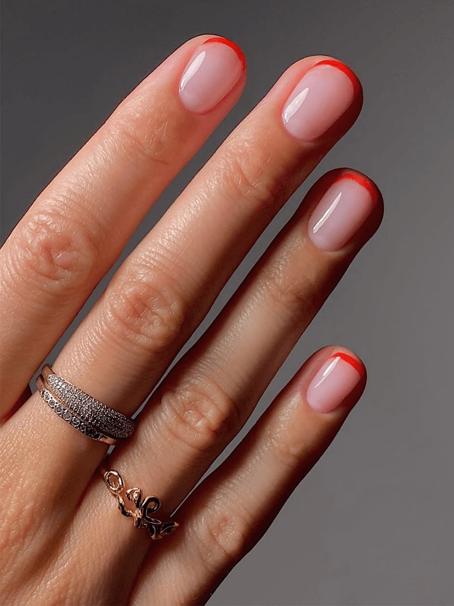 Short Round Sheer Pink With Red French Outline Short Round Sheer Pink With Red French Outline — Trendy Minimal Nails