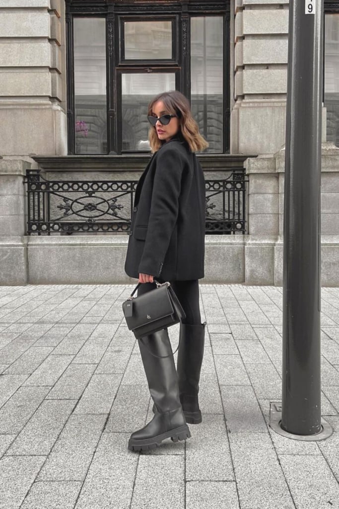Oversized Black Blazer with Black Turtleneck and Leggings Oversized Black Blazer with Black Turtleneck and Leggings — Trendy Minimalist Outfits